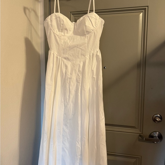 Elegant White Strap Dress - Picture 1 of 2